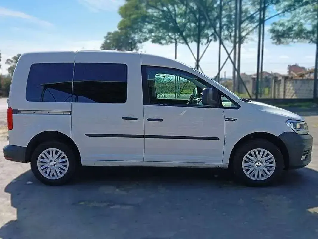Usado VW Caddy Edition 102 CV (75 kW) 2017 Blanco Monovolumen