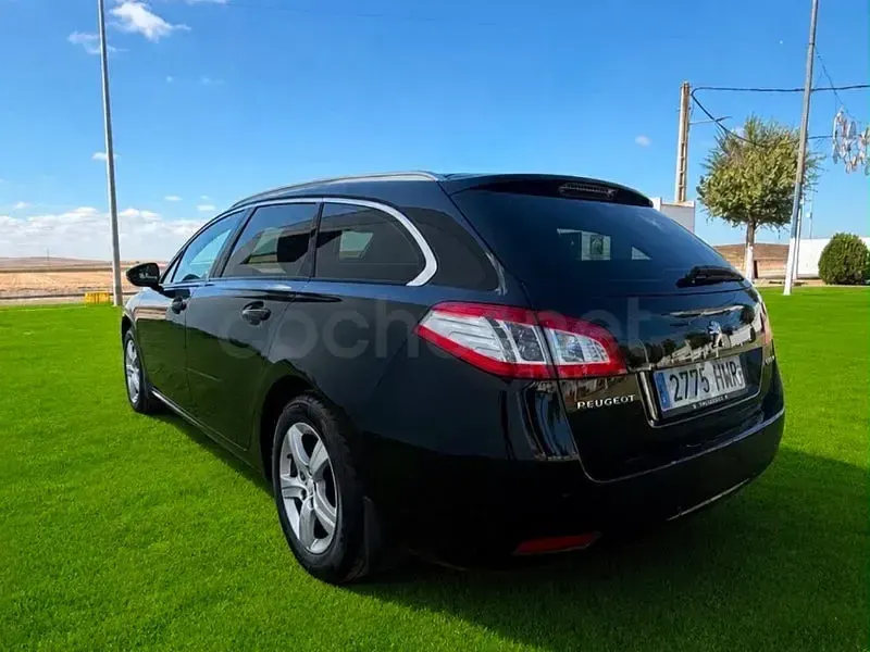Usado Peugeot 508 SW Business-Line 140 CV (102 kW) 2012 Negro Familiar