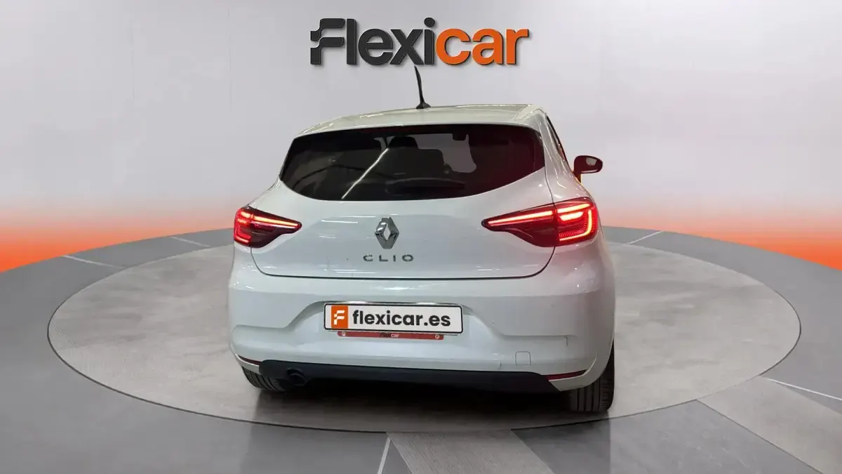 Usado Renault Clio V LIMITED 90 CV (66 kW) 2021 Blanco Berlina