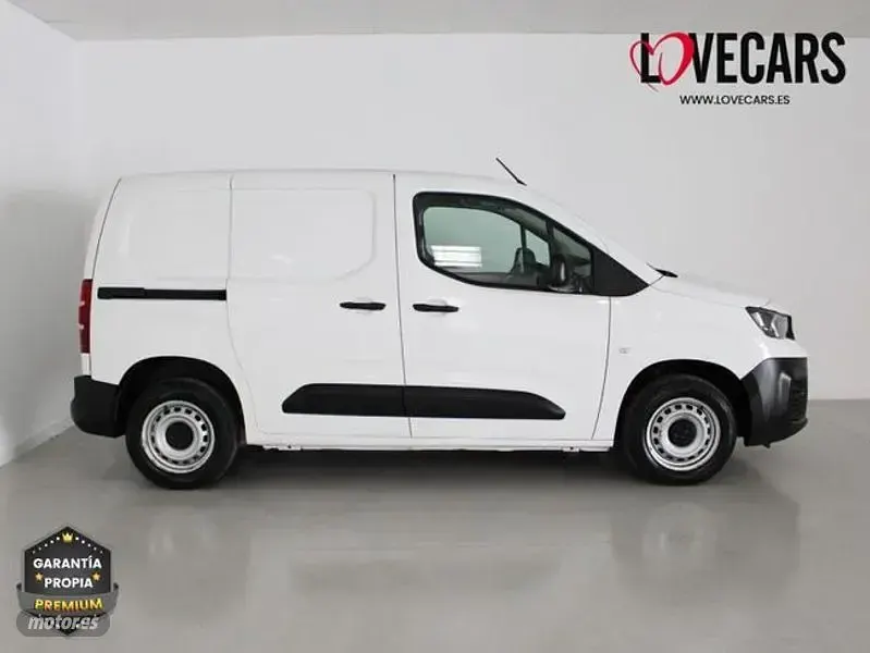 Usado Peugeot Partner 100 CV (73 kW) 2022 Blanco Monovolumen