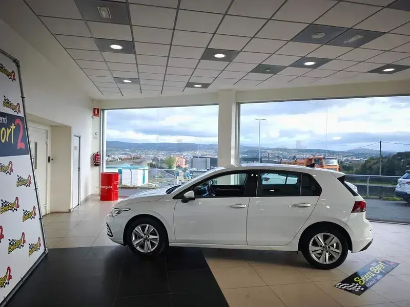 Usado VW Golf VIII 115 CV (84 kW) 2021 Blanco Berlina