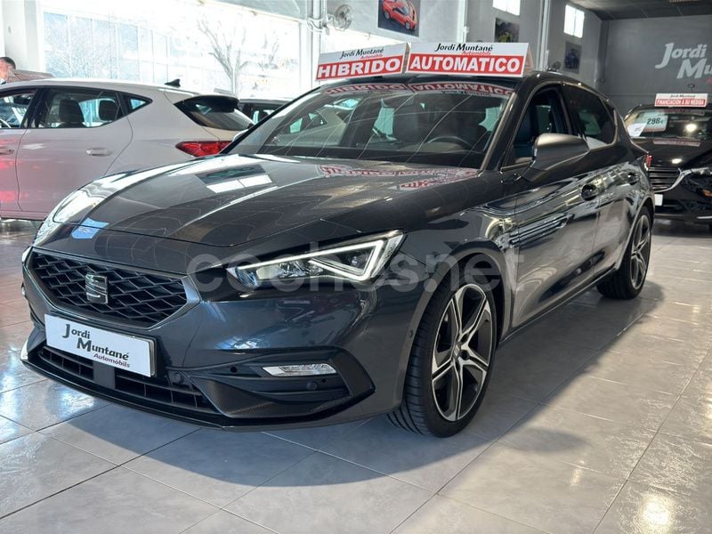 Gris / plata Usado 2022 Seat Leon FR Berlina | 22.900 € (Precio justo) - Imagen 1/4