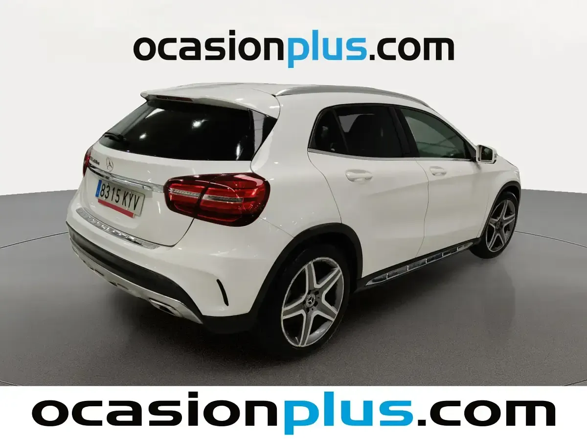 Begagnad Mercedes GLA200 136 HK (100 kW) 2019 Vit SUV