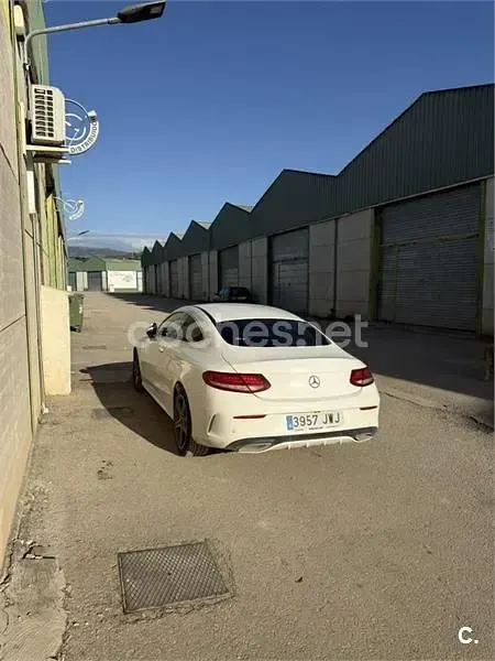 Usado Mercedes C220 AMG line 170 CV (125 kW) 2017 Blanco Coupe