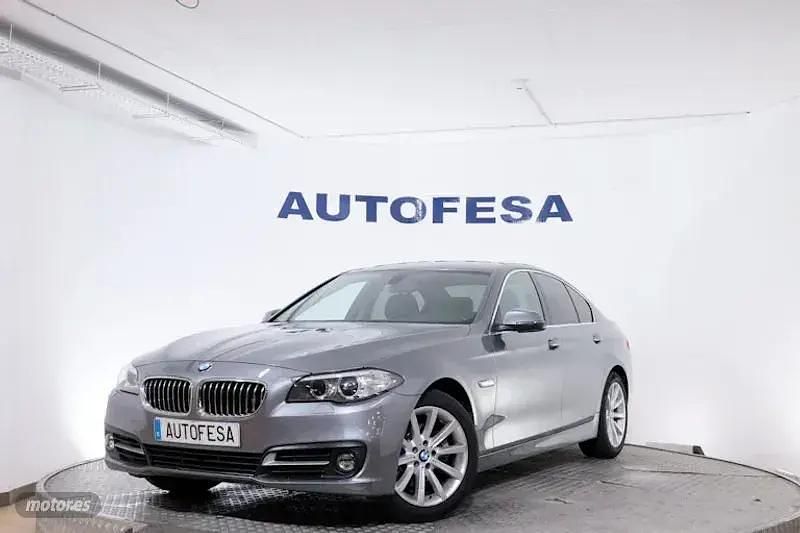 Gris Usado 2015 BMW 520 Berlina | 18.380 € (Precio justo) - Imagen 1/4