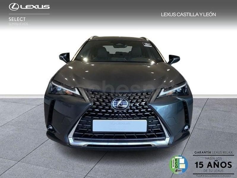 Usado Lexus UX 199 CV (146 kW) 2024 Gris / plata SUV