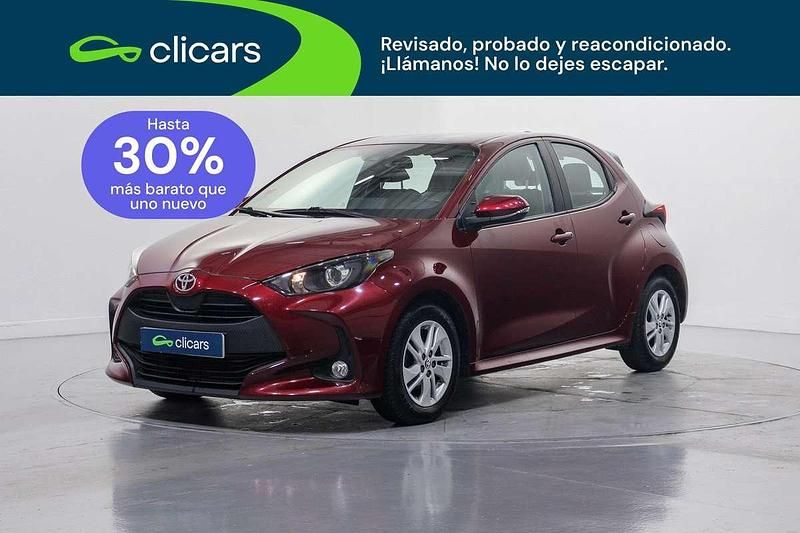 Usado Toyota Yaris Edition 125 CV (91 kW) 2021 Rojo Utilitario