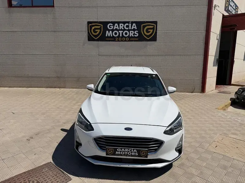 Usado Ford Focus Trend 120 CV (88 kW) 2022 Blanco Berlina