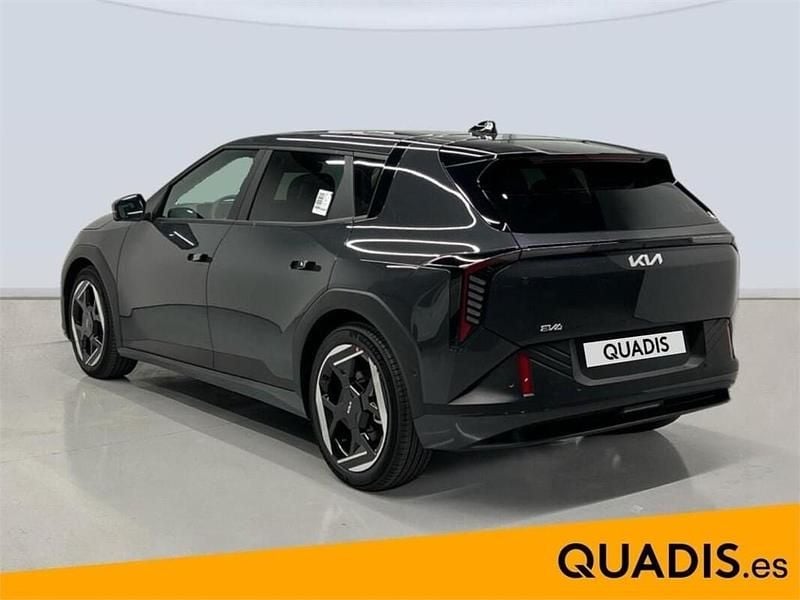 Nieuw Kia EV4 Launch Edition 150 kW (204 PK) 2026 Dark penta metal Hatchback