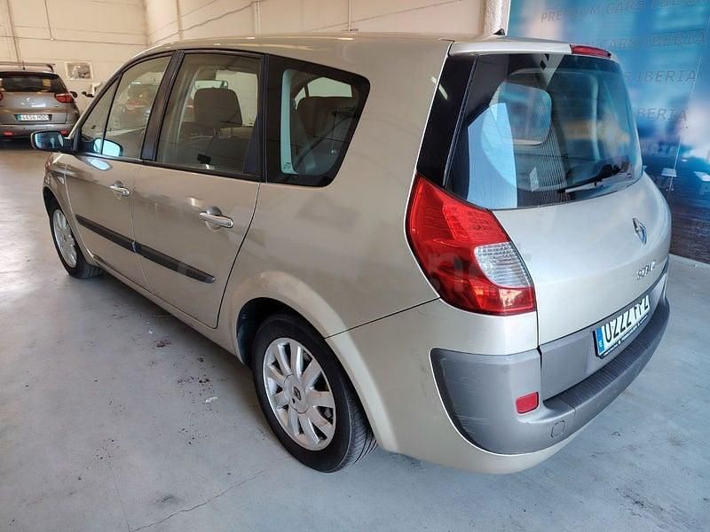 Usado Renault Grand Scénic II Dynamique 105 CV (77 kW) 2007 Beige Monovolumen