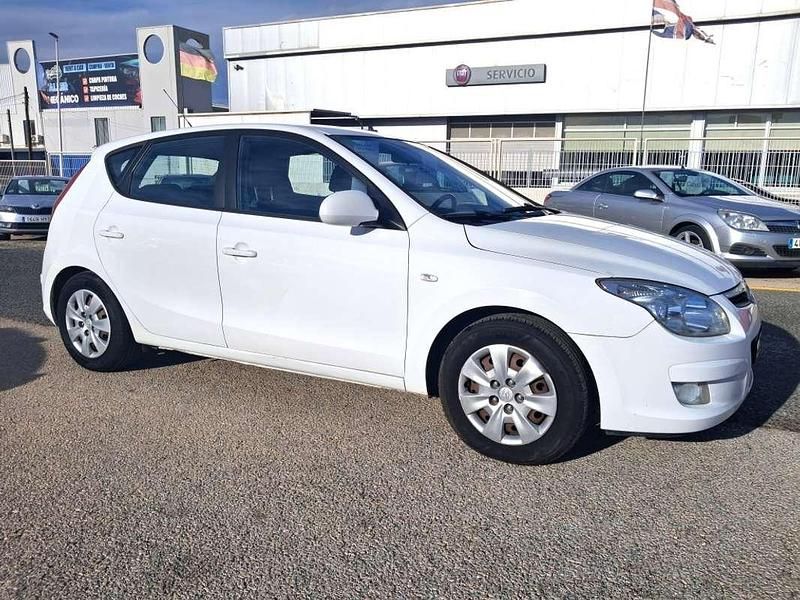 Blanco Usado 2007 Hyundai i30 Classic Utilitario | 4200 € (Super precio) - Imagen 1/4