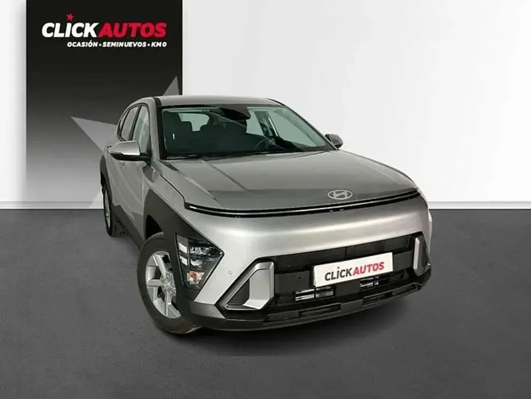 Usado Hyundai Kona 120 CV (88 kW) 2024 Plateado SUV