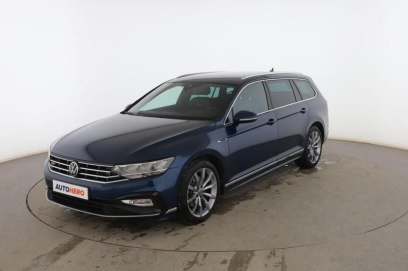 Usado VW Passat R-line 190 CV (139 kW) 2021 Azul Familiar