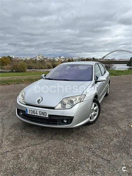 Usado Renault Laguna III Initiale 150 CV (110 kW) 2009 Gris / plata Berlina