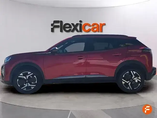 Usado Peugeot 2008 Active 100 CV (73 kW) 2023 Rojo SUV