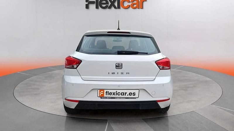 Usado Seat Ibiza Style 75 CV (55 kW) 2019 Blanco Berlina
