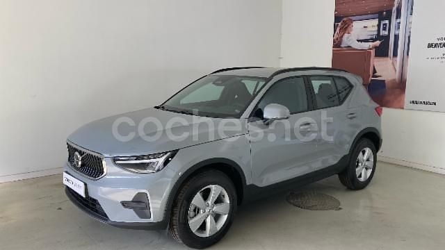 Gris / plata Usado 2024 Volvo XC40 SUV | 29.000 € (Precio justo) - Imagen 1/4