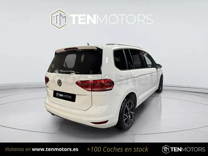 Usado VW Touran Advance 115 CV (84 kW) 2020 Blanco Monovolumen
