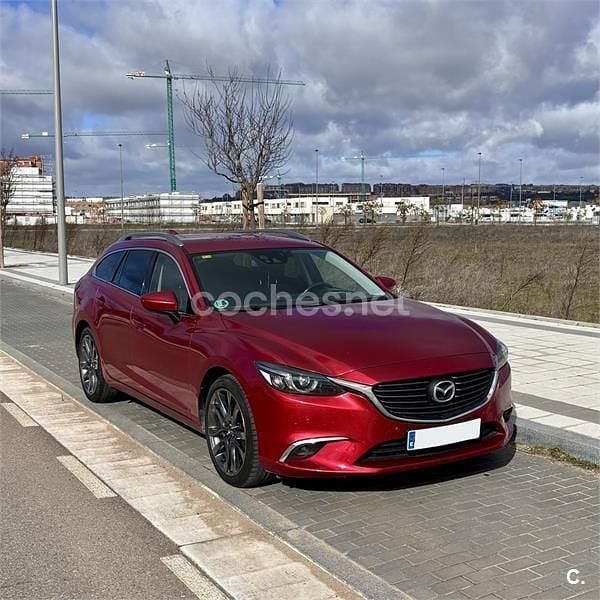 Usado Mazda 6 Luxury 150 CV (110 kW) 2016 Rojo Familiar