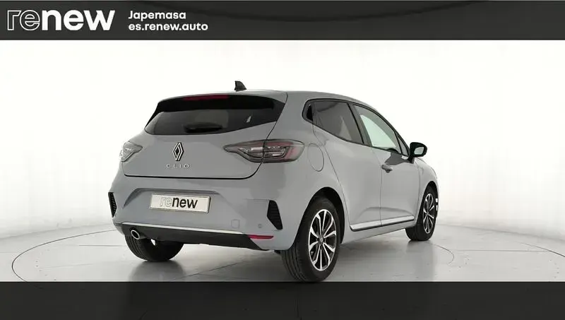 Usado Renault Clio V Techno 100 CV (73 kW) 2025 Gris Berlina