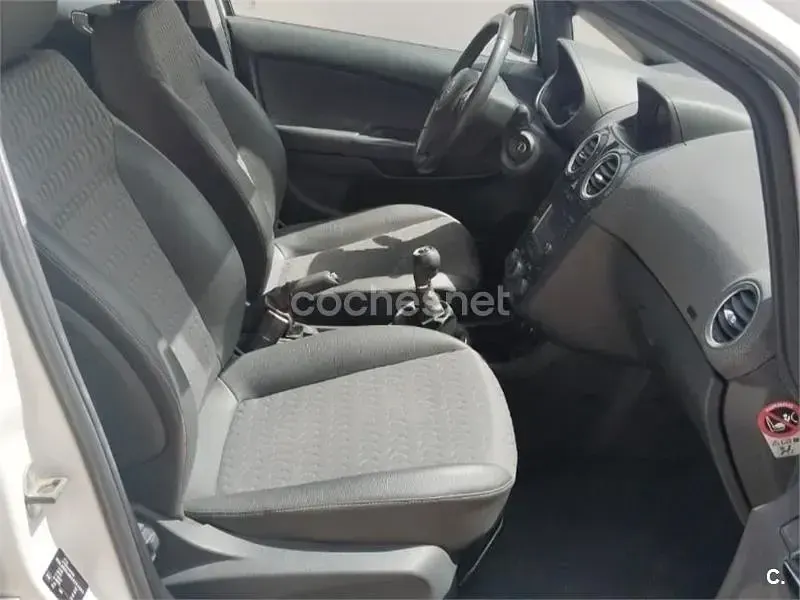 Usado Opel Corsa Selective 95 CV (69 kW) 2012 Blanco Utilitario