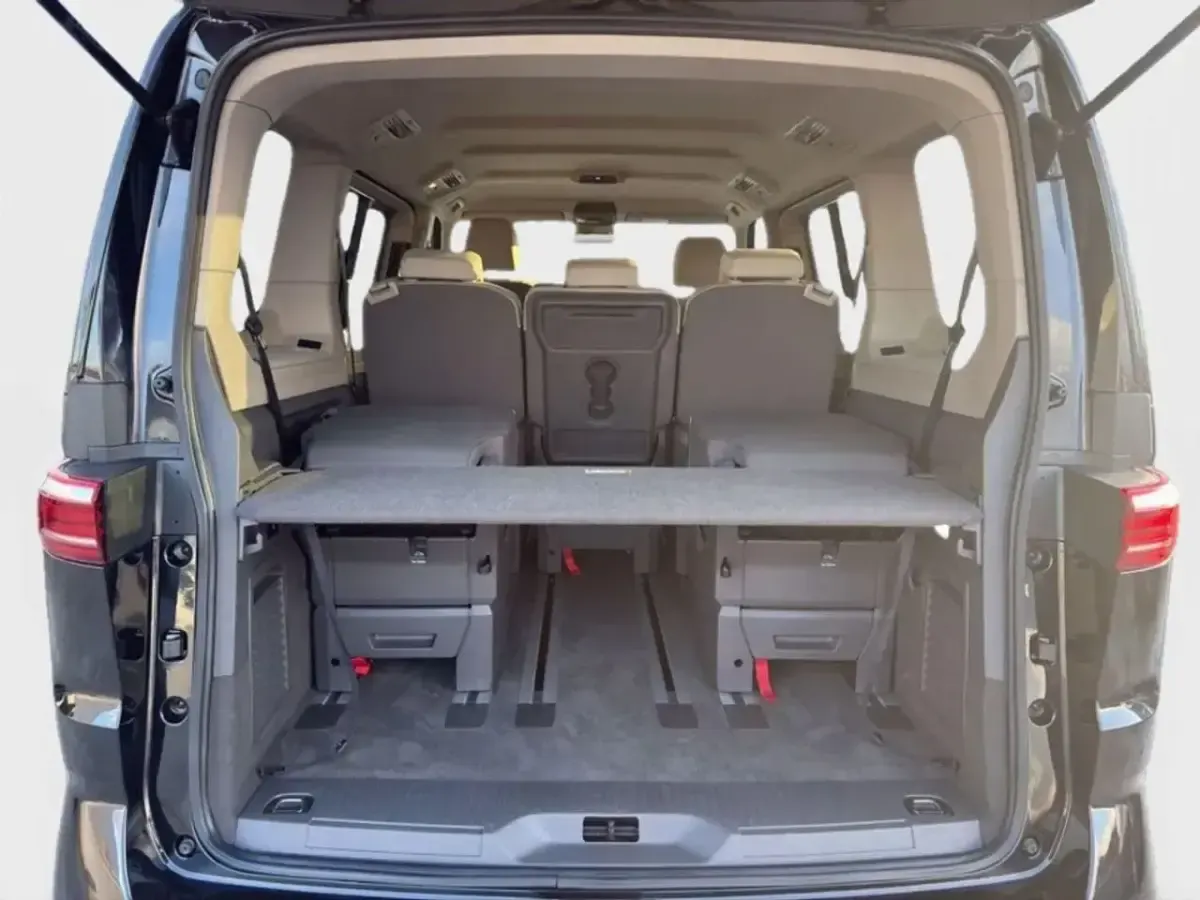 Usado VW Multivan 150 CV (110 kW) 2025 Negro Monovolumen