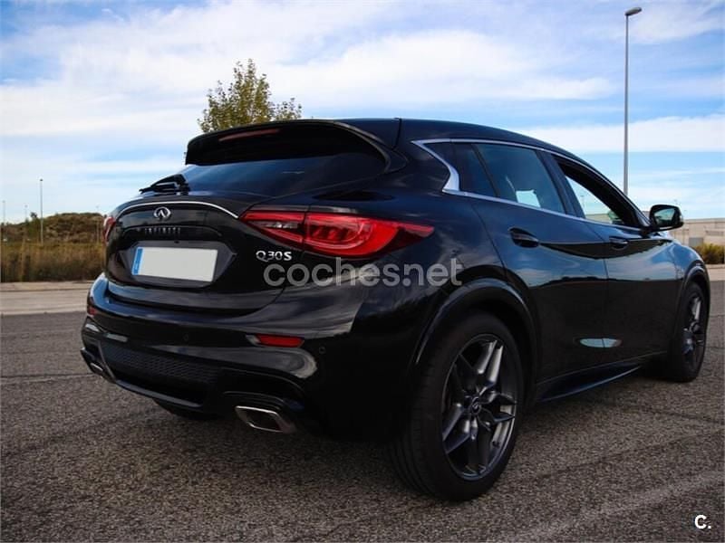 Usado Infiniti Q30 Sport Tech 211 CV (155 kW) 2019 Negro Berlina