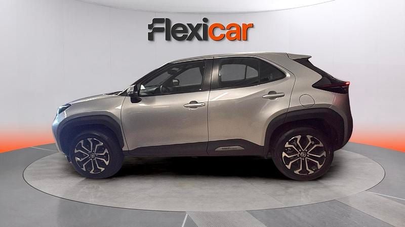 Usado Toyota Yaris Hybrid Active 116 CV (85 kW) 2024 Gris