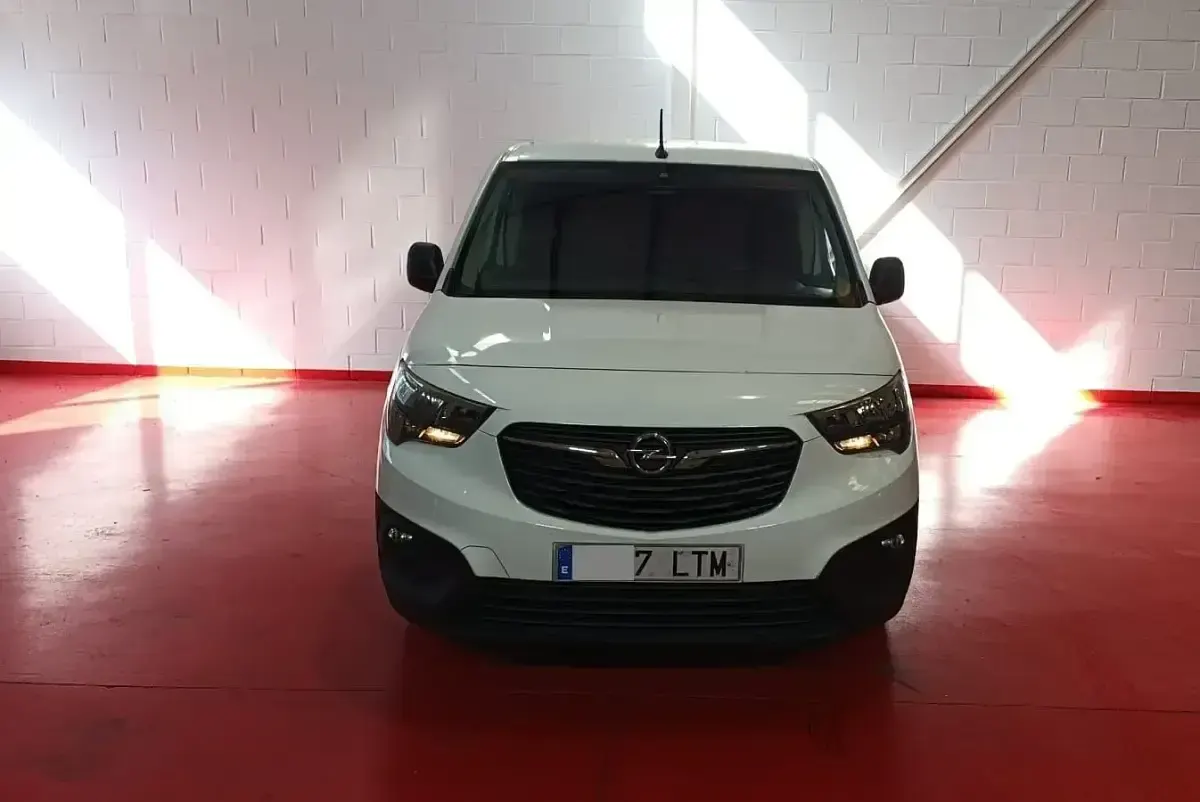 Usado Opel Combo S 100 CV (73 kW) 2021 Blanco Monovolumen