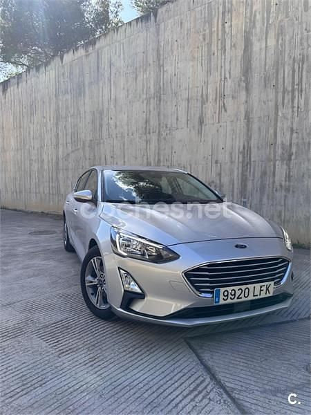 Gris / plata Usado 2020 Ford Focus Trend Berlina | 11.290 € (Buen precio) - Imagen 1/4