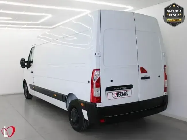 Usado Renault Master 136 CV (100 kW) 2024 Blanco Monovolumen