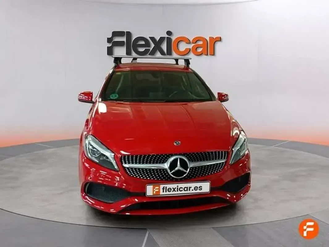 Usado Mercedes A180 122 CV (89 kW) 2018 Rojo Utilitario