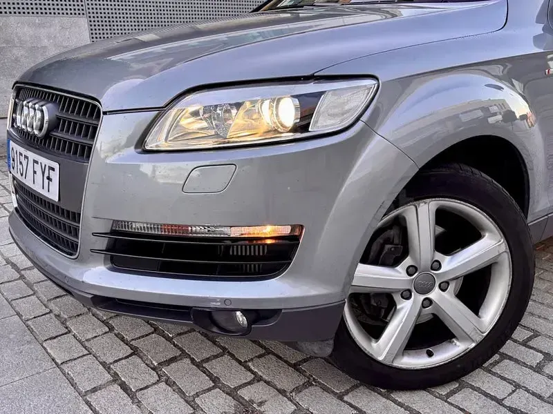Usado Audi Q7 S-Line 233 CV (171 kW) 2007 Gris / plata SUV