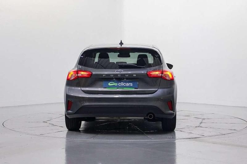 Usado Ford Focus Trend+ 125 CV (91 kW) 2019 Gris Utilitario