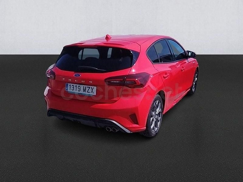 Usado Ford Focus ST-Line 125 CV (91 kW) 2025 Rojo Berlina
