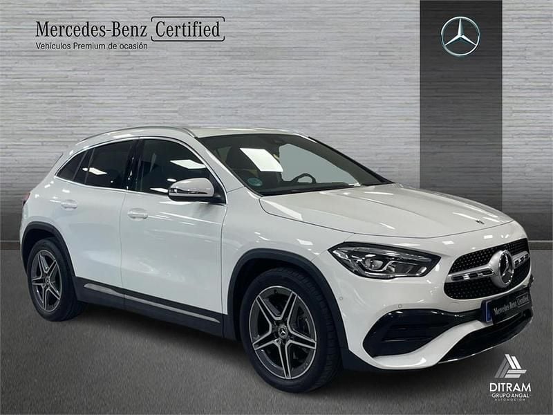 Usado Mercedes GLA200 AMG line 150 CV (110 kW) 2022 Blanco polar SUV