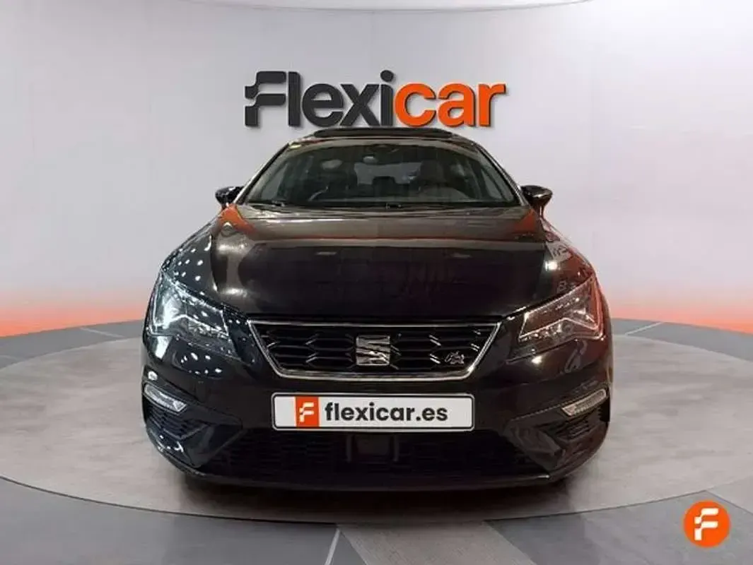 Usado Seat Leon FR 150 CV (110 kW) 2021 Negro Utilitario