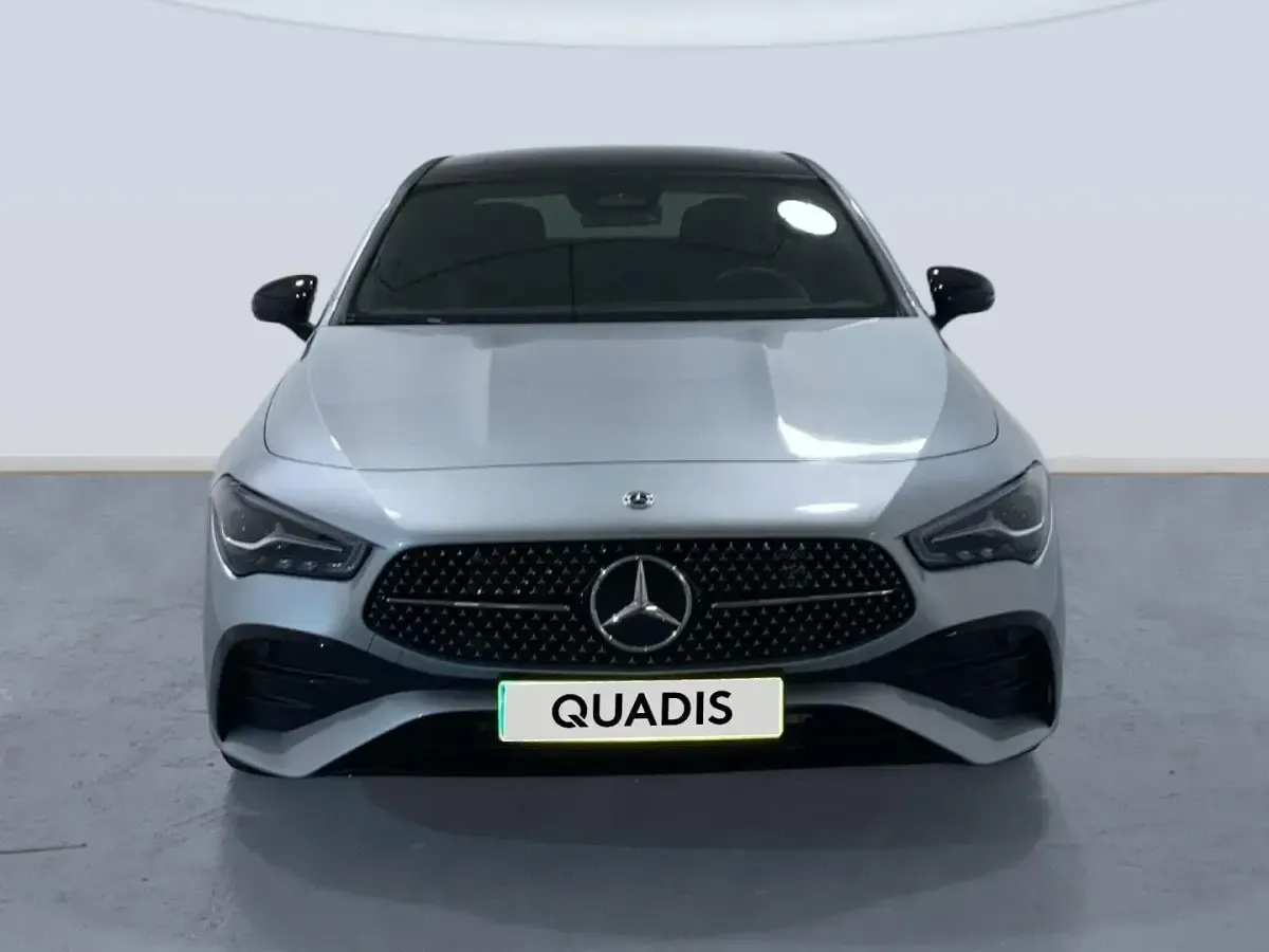 Usado Mercedes CLA220 190 CV (139 kW) 2025 Gris plata Berlina