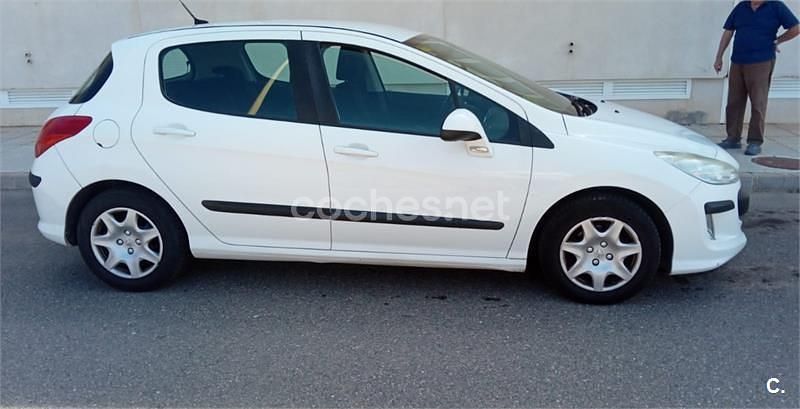 Blanco Usado 2010 Peugeot 308 Envy Berlina | 4700 € (Buen precio) - Imagen 1/4