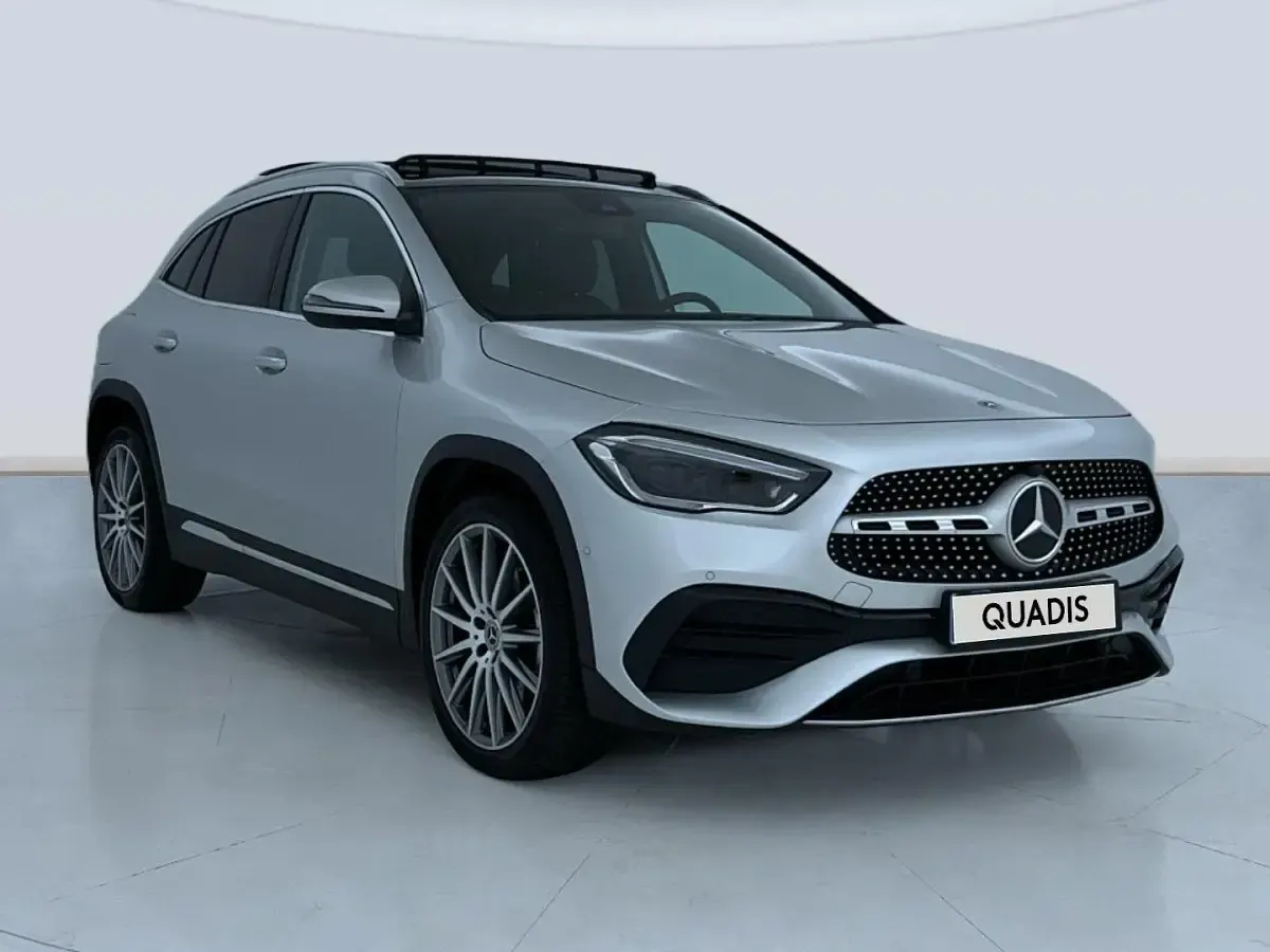 Usado Mercedes GLA250 218 CV (160 kW) 2022 Gris plata SUV