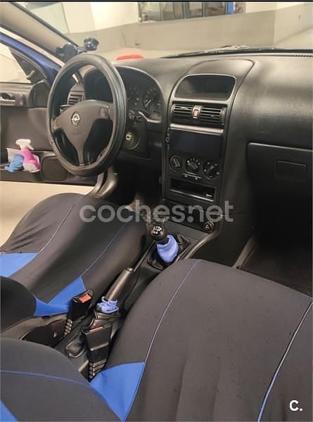 Usado Opel Astra Edition 100 CV (73 kW) 2002 Azul Berlina
