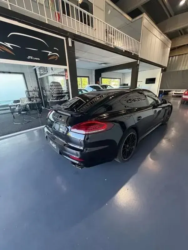Usado Porsche Panamera 4S 420 CV (308 kW) 2015 Negro Utilitario