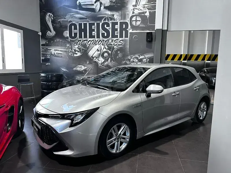 Usado Toyota Corolla Active 122 CV (89 kW) 2022 Gris / plata Berlina
