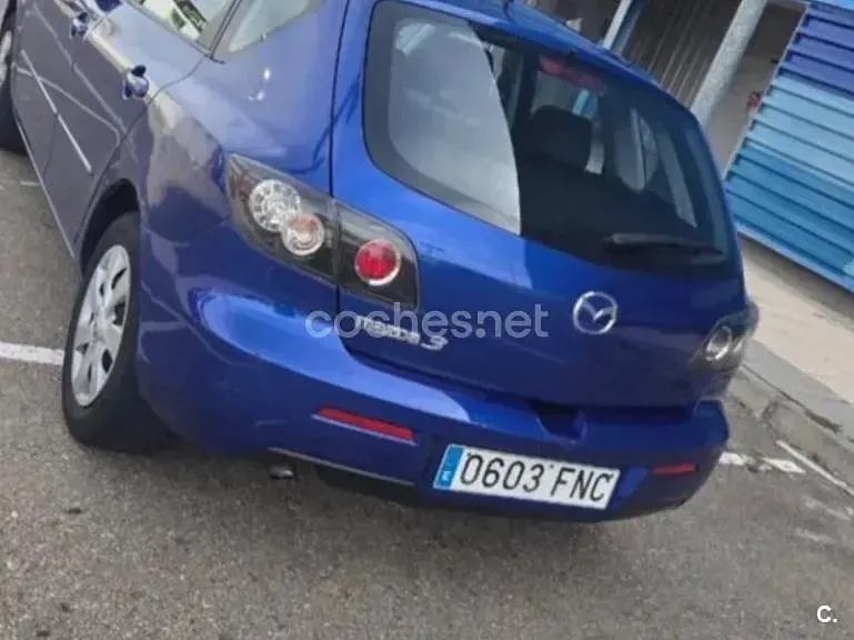 Usado Mazda 3 Active 109 CV (80 kW) 2007 Azul Berlina