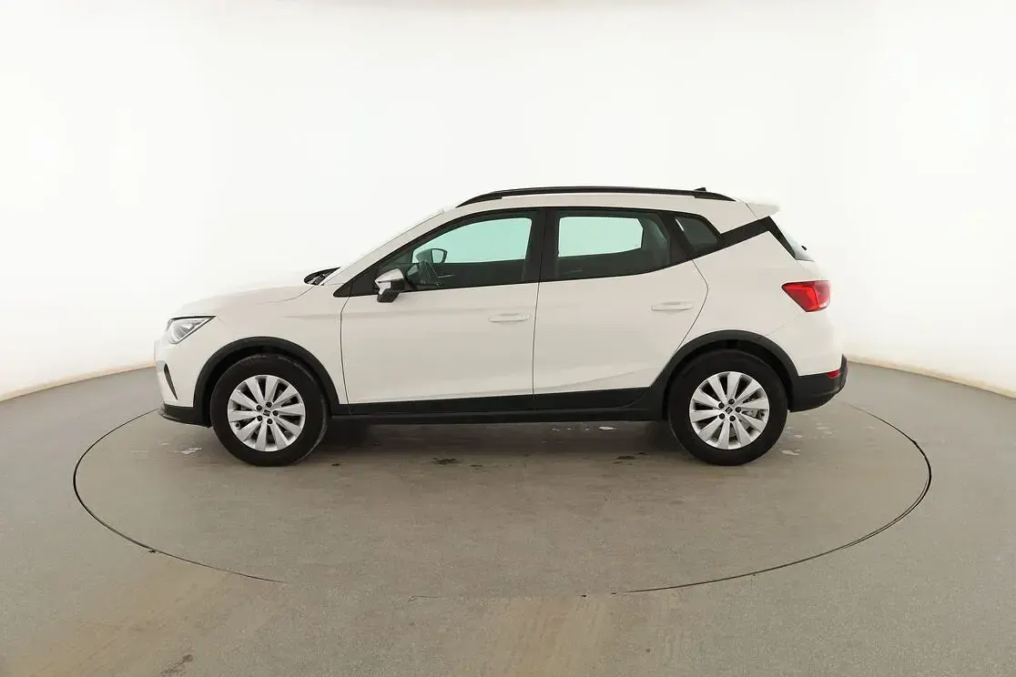 Usado Seat Arona Style 110 CV (80 kW) 2021 Blanco SUV