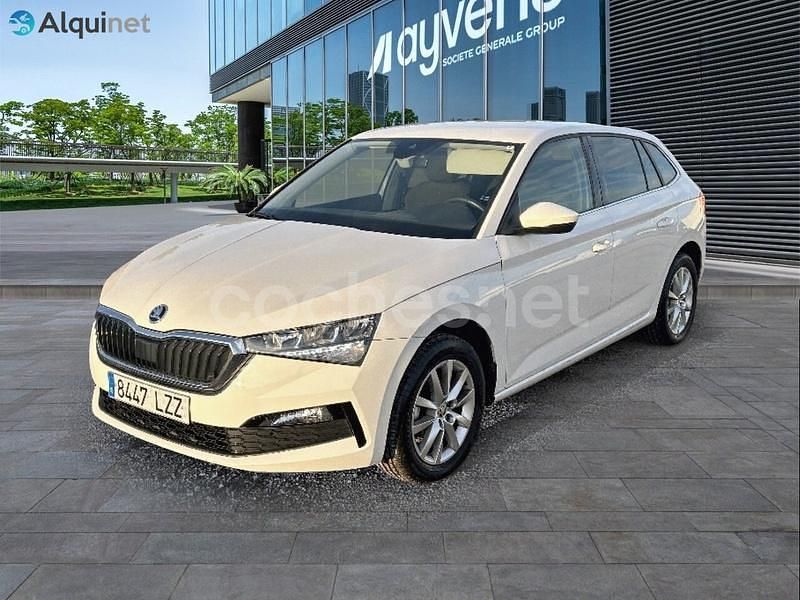 Usado Skoda Scala Ambition 95 CV (69 kW) 2022 Blanco Utilitario