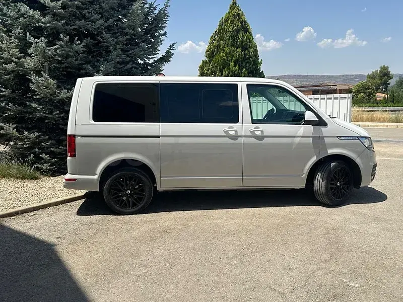 Usado VW Caravelle 150 CV (110 kW) 2024 Blanco Van