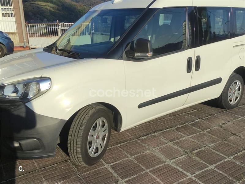 Usado Fiat Doblò Easy 95 CV (69 kW) 2016 Blanco Monovolumen