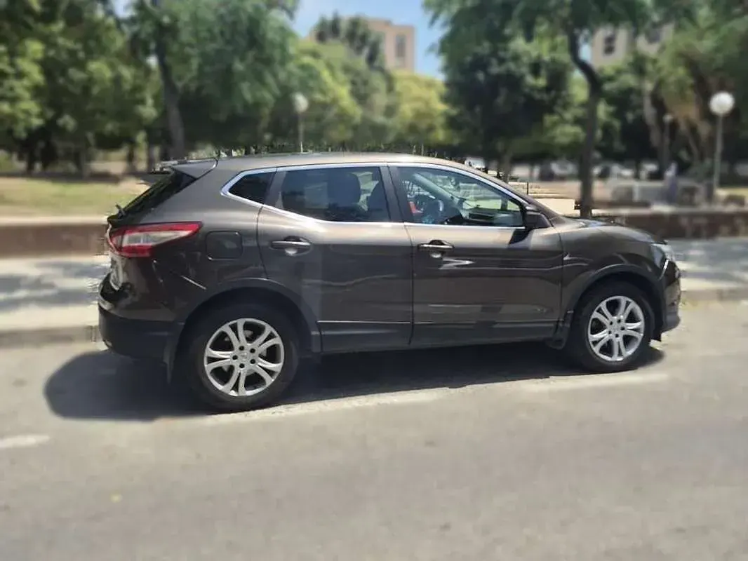 Usado Nissan Qashqai Acenta 131 CV (96 kW) 2014 Marrón SUV