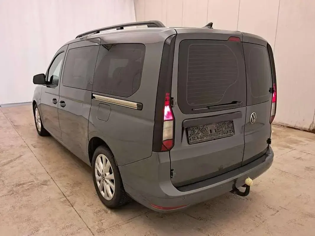 Usado VW Caddy Maxi Life 121 CV (88 kW) 2021 Gris Monovolumen